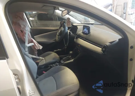 2019 Toyota Yaris Le z USA, uszkodzony, nr VIN 3MYDLBYV9KY522558